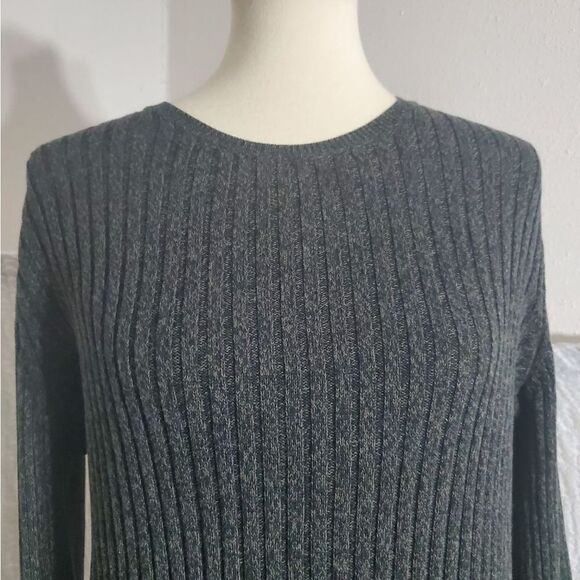 GAP Gray Sweater Top Size Small - Picture 6 of 12